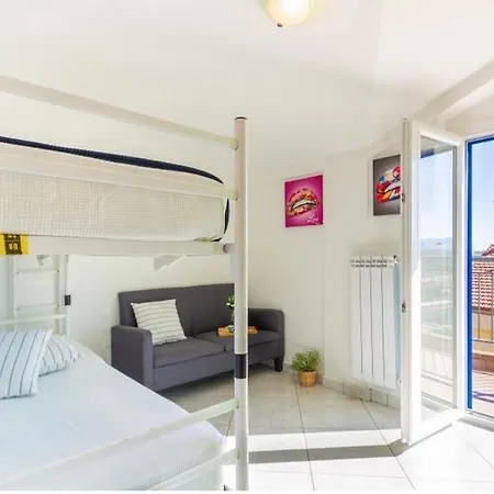 Punta Ovest A Due Passi Del Mare *