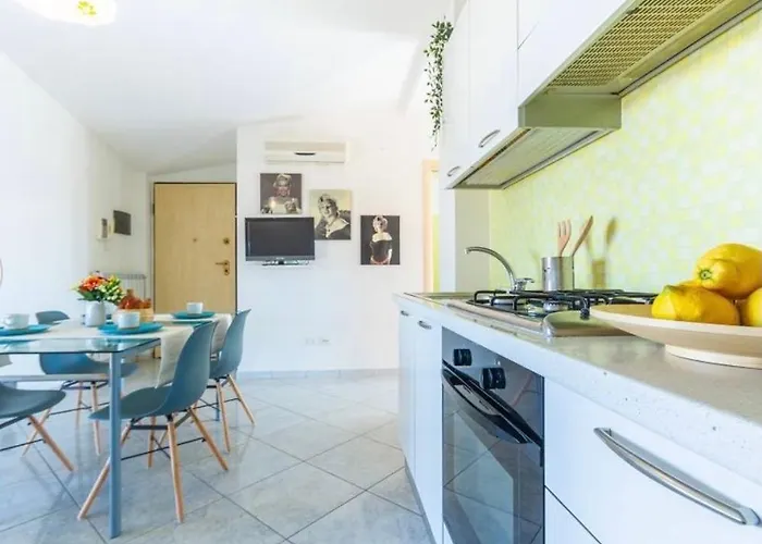 Punta Ovest A Due Passi Del Mare *